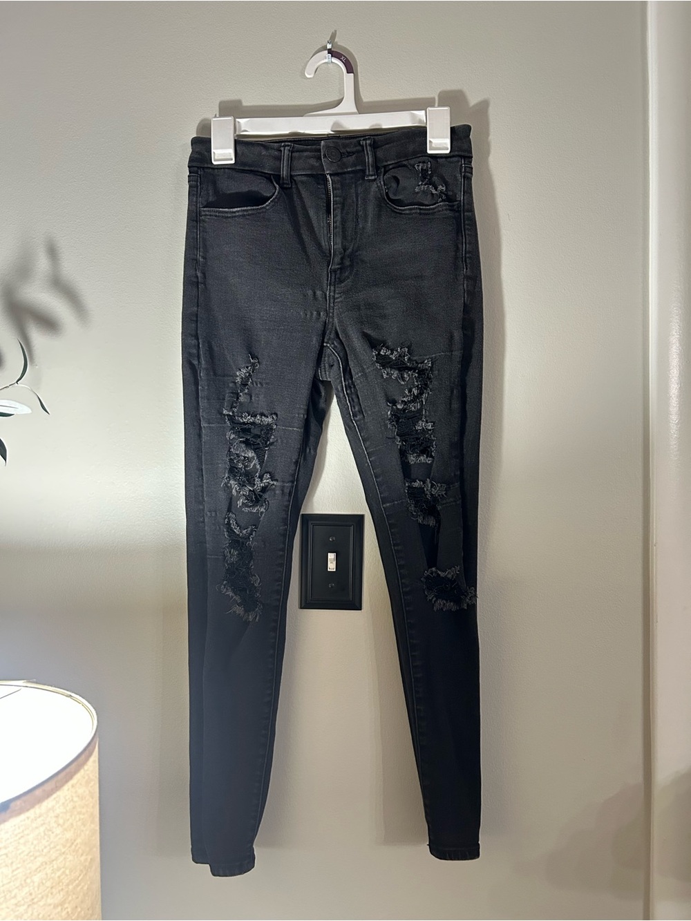American Eagle Outfitters Black Distressed Skinny Jeans